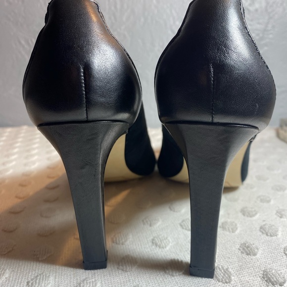 TAHARI Stella Black Suede/Leather Cap Toe Heel - Picture 7 of 16